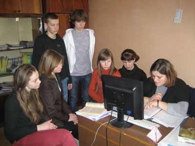 Мы на консультации у зам. директора по УВР учителя права Лепиной Жанны Ивановны.